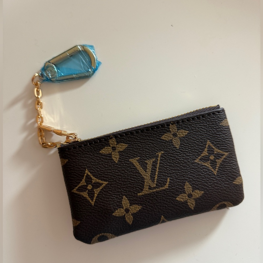 LV key pouch